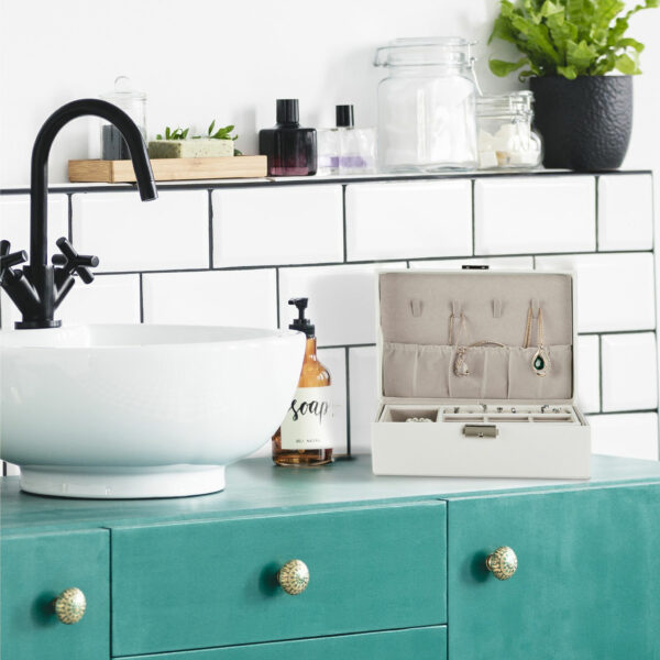 180da863e8b65e2a7eebd774c6945dc7